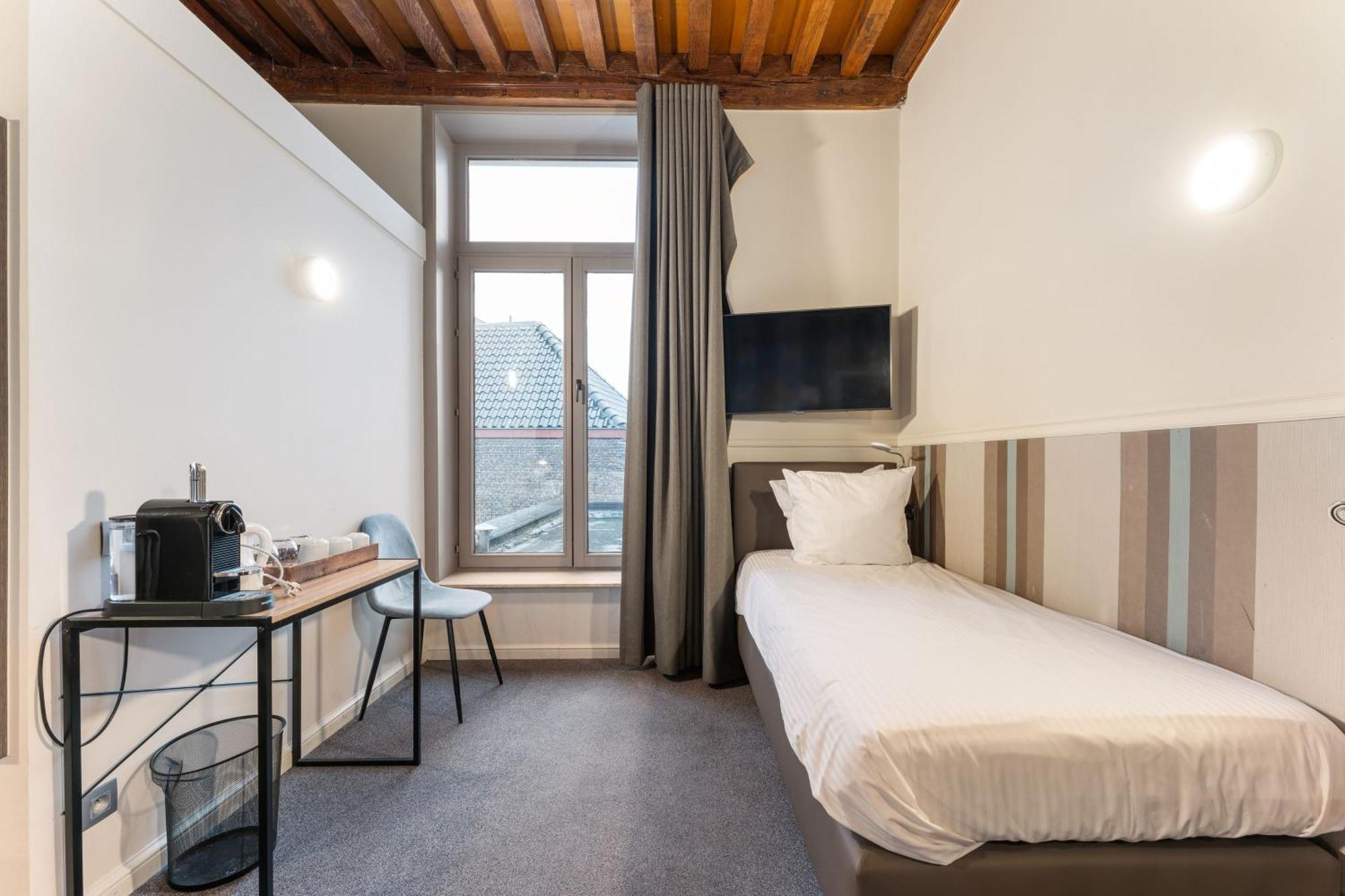 Hotel Karel De Stoute Bruges Exterior photo